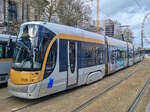 Straßenbahn Brüssel Zug 3124 auf der Linie 8 nach Roodebeek in der Wendeanlage der Station Poelaert, 02.03.2024.