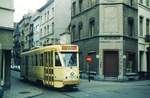 STIB/MIVB Stra�enbahn Br�ssel__Tw 7065 [PCC der ersten Serie 1951-71] auf Linie 55 in enger Altstadtstra�e.__13-08-1974
