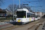 Der  Kusttram  fhrt in Blankenberge ber eine Baustelle (26.03.2013)