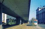 SNCV und Trambahn nebeneinander unter der Hochstra�e. Man hat schon sch�neres gesehen..._13-08-1974