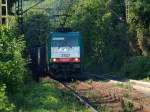E186 219 rollt mit mit einem leeren Autozug die letzten kilometer der Montzenroute zum Aachener Westbahnhof runter.