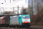 Die Cobra 2841 kommt mit einem gemischten Gterzug aus Antwerpen-Noord nach Kln-Gremberg und fhrt in Aachen-West ein bei Wolken am 30.12.2011.