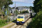 Triebwagen 325 verlässt Spa Geronstere in Richtung Pepinster. Aufgenommen von der Rue Jules Lezaack.

Spa 15.09.2024