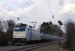 186 291-1 von Railpool  kommt mit viel Sand die Gemmenicher-Rampe hoch mit einem schweren-Coilzug aus Köln-Eifeltor(D) nach Genk-Goederen(B) und fährt in Richtung