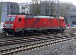 186 328-1 DB-Schenker kommt als Lokzug aus Antwerpen(B) nach Aachen-West und fährt in Aachen-West ein. 
Aufgenommen vom Bahnsteig in Aachen-West. 
Bei Sonnenschein und Regen am Morgen vom 23.3.2018.