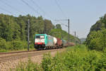 Cobra-Lok 186 217 alias 2825 befördert einen gemischten Güterzug von Aachen-West kommend in Richtung Montzen.