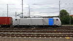 186 448-7 von Railpool steht in Aachen-West mit einem Containerzug aus Milano-Smistamento(I) nach Zeebrugge-Ramskapelle(B) und wartet auf die Abfahrt nach Belgien.