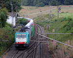186 123 von Railtraxx kommt die Gemmenicher-Rampe hochgefahren aus Aachen-West mit einem Jaguar-Autozug aus Graz-Vbf(A) nach Zeebrugge(B) und fährt gleich in den Gemmenicher-Tunnel hinein und