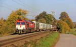 Die Class 66 PB12  Marleen  von Crossrail kommt mit viel Dieselpower hochgefahren aus Richtung Aachen-West mit einem Containerzug aus Köln-Eifeltor(D) nach Genk-Haven(B) und fährt in