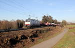 186 452-9 von Lineas/Railpool kommt aus Richtung Aachen-West und fährt die Gemmenicher-Rampe hoch mit einem gemischten Güterzug aus Köln-Gremberg(D) nach Antwerpen-Noord(B) und