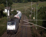 186 456-0 von Lineas/Railpool kommt aus Richtung Aachen-West und fährt die Gemmenicher-Rampe hoch mit einem Kalkleerzug aus Oberhausen-West(D) nach Hermalle-Huy(B) und fährt gleich in den