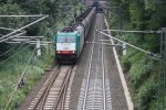 Die Cobra 2815 kommt mit einem sehr langen Kohlenzug aus dem Gemmenicher Tunnel von Zandvliet(B) nach Mannheim(D) und fhrt in Richtung Aachen-West bei Sonne.
Aufgenomen bei Reinartzkehl.
1.7.2011