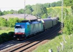 Nochmal:die Cobra 2827 kommt die Gemmenicher-Rampe mit einem gemischten Gterzug von Aachen-West und fhrt nach Antwerpen-Noord(B) und fhrt gleich in den Gemmenicher-Tunnel hinein bei Sommerwetter.