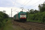 Zwei Cobra 2824 und 2807 kommen als Lokzug aus Richtung Montzen(B) und fahren nach Aachen-West bei Sommerwetter mit Wolken.