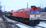 Die Class 66 DE6311  Hanna  von Crossrail und die PB14 von Railtraxx BVBA in Aachen-West stehen abgestellt an der Laderampe im Schnee am Eiskalten 25.1.2013.