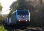 Die Cobra 2842 kommt die Gemmenicher-Rampe herunter nach Aachen-West mit einem Containerzug aus Genk-Zuid-Haven(B) nach Gallarate(I).