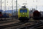 Die 145 CL-031 von Alpha Trains rangiert in Aachen-West.
26.11.2011.
