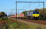 DE 6309 von Crossrail Benelux NV zieht am 14.10.2017 einen Containerzug bei Lummen in Richtung Hasselt