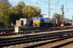 Die Class 66 DE6307 von DLC Railways fhrt mit einem sehr langen Containerzug von Aachen-West nach Antwerpen-Berendrecht(B) bei schnem Herbstwetter.