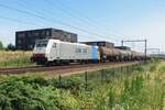 Lineas 186 510 hat endlich Aufkleber bekommen und zieht ein Silesia-Express (AntwerpenPoznan) durch Tilburg-Reeshof am 23 Juli 2021.