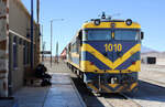 Doppel-Diesellok 1010 im Grenzbahnhof Avaroa von Chile her angekommen wartet auf ca 3700 m�M auf die Weiterfahrt Richtung Bolivien.