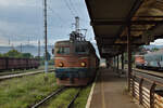 441 524 wartet am 27.09.2022 im Bahnhof Banja Luka auf die Abfahrt mit 6422 nach Novi Grad. 