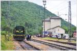 Extrazug Rotary Club Bihać. Nach zweieinhalbstndiger Fahrt ist das 50km von Bihać entfernte Martin Brod erreicht. Weiter Richtung Knin ist der Bahnbetrieb eingestellt. (29.06.2013)