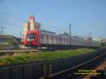 TUE srie 7000, n 7013, servindo ao Expresso Leste da CPTM (Companhia Paulista de Trens Metropolitanos) na linha 11 - Coral descendo uma rampa prxima a estao Patriarca em So Paulo. Trem fabricado na unidade brasileira da CAF em 2010.

EMU Series 7000, No. 7013, serving the Eastern Express CPTM (Company Paulista Metropolitan Trains) at line 11 - Choral down a ramp near Patriarch station in Sao Paulo. Train produced at the Brazilian unit of CAF in 2010.

Di Serie 7000, Nr. 7013, im Dienste der Eastern Express CPTM (Companhia Paulista Metropolitan Trains) in Zeile 11 - Choral Festlegung einer Rampe in der Nhe von Patriarch Station in Sao Paulo. Train produziert im brasilianischen Einheit der CAF im Jahr 2010.

(bersetzt von Google, translated by google)