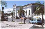 Der schmucke Bahnhof von Paranagua. Der VW davor wre heute ein Oldtimer. (Archiv 02/1979)