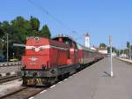 55 212 5 und Triebwagen 32 051 5/32 052 3 auf Bahnhof Burgas am 14-08-2006.