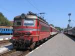 45 167 4 mit Zug 3622 Burgas-Sofia auf Bahnhof Burgas am 19-08-2006.