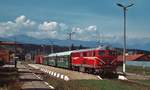 75 004-2 ist am 09.06.2003 im Bahnhof Raslog angekommen und wartet eine Zugkreuzung ab