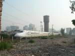 Die Baureihe CRH2 fhrt zwischen einigen chinesischen Grostdten. Hchstgeschwindigkeit 200 km/h. In Xi'an am 23.9.2007.