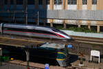 2025.10.01,National Day, CR400AF (number unidentified) together with DF 2207, infront of ShenZhen Railway Museum's  ShenZhen Industrial Station  board. 2207 will be proud to witness progression of CR each day it rest alongside the busy GuangZhou-ShenZhen Railway's mainline.
---
2025.10.01, Nationalfeiertag, CR400AF (Nummer unbekannt) zusammen mit DF 2207 vor der Tafel „ShenZhen Industrial Station” des Eisenbahnmuseums von Shenzhen. 2207 wird jeden Tag stolz Zeuge des Fortschritts von CR sein, während es neben der vielbefahrenen Hauptstrecke der Eisenbahnlinie GuangZhou-ShenZhen steht.