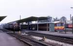 DSB Regionalzug (My 1118) / ØSJS Triebzug (Ym + Ys + Ym) Bahnhof Køge am 18. Oktober 1975.