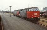 Die MZ 1448 der DSB im April 1984 im dänischen Fährbahnhof Roedby, dahinter eine ME.