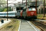 MZ 1425 und eine Schwesterlok ziehen den EC nach Hamburg in den Bhf von Fredericia, 05-1999