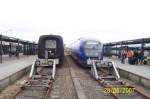 Zugtreffen am 28.06.2007 in Frederikshavn: Links ein IC3 der DSB kurz nach der Ankunft aus Kopenhagen, rechts ein Siemens Desiro der Nordjyske Jernbaner (NJ) zur Abfahrt nach Skagen.