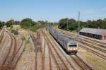 DSB MR 4219 & MR fahren in den Bahnhof von Esbjerg ein. Dieser bereitgestellte Zug wird sich wenig spter auf den Weg nach Fredericia machen. August 2007