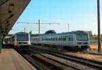 DSB MRD 4261 (Regionalzug nach Roskilde über Køge,  Lille Syd  (=  Kleine Südbahn ) / MRD 4247 (abgestellter Zug) Bahnhof Næstved am 19.