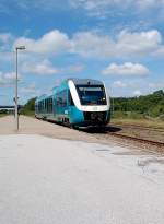 Ein Lint41 der ARRIVA verlsst am 15.6.2011 den Bahnhof Ringkbing um 16:11
