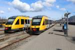 Zwei Züge der Lokalbanen (LINT 41) halten am 16. April 2014 am Bahnhof Hillerød. - Der Zug links fährt nach Helsingør über Gilleleje, während der Zug rechts nach Helsingør über Fredensborg fährt