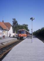 HHGB (Helsingør-Hornbæk-Gilleleje-Banen, auch Hornbækbanen genannt): Triebzug (Ym + Ys) Bahnhof Dronningmølle im September 1992.
