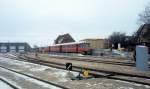 HFHJ (Hillerød-Frederiksværk-Hundested-Jernbane, auch Frederiksværkbanen genannt) Bahnhof Hundested am 23. Dezember 1976: Am Bahnsteig hält ein Triebzug bestehend aus zwei Y-Zügen (Ym+Ys und Ym+Yp+Ys). - Die Wagen wurden in den Jahren 1965 bis 1970 von der Waggonfabrik Uerdingen AG gebaut.