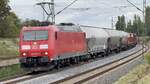 Am Abend des 17.09.2025 durchfuhr eine DB Cargo Leistung mit einer Br185 Schkeuditz west.