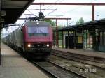 Litra EA 3016 am 21.05.2006 mit einem Gterzug bei der Durchfahrt durch den sddnischen Bahnhof Tinglev.
