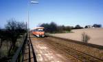 LJ (Lollandsbanen) Triebzug (Ym + Yp + Ys) am Haltepunkt Ring am 14. April 1981. - In Zusammenarbeit mit DSB fuhren damals auch Triebzüge des Unternehmens Lollandsbanen auf der DSB-Bahnstrecke Ringsted - Glumsø - Næstved - Vordingborg - Nykøbing F.