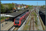 Der Bahnhof Hellerup ist ein wichtiger Knoten der S-Bahn Kopenhagen. Triebwagen SH 4728 ist am 29.04.2019 auf der Linie F im Einsatz, die ihren nördlichen Endpunkt hier hat.