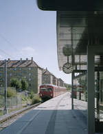 DSB S-Bahn Kopenhagen: Ein Zug der Linie C erreicht am 10. September 2006 den S-Bahnhof Flintholm in Richtung Ballerup. - Scan eines Farbnegativs. Film: Kodak FB 200-6. Kamera: Leica C2. 