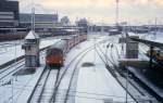 Kopenhagen DSB S-Bahn: Ein Zug der Linie C erreicht im Februar 1978 Kbenhavn H (: den Kopenhagener Hauptbahnhof).